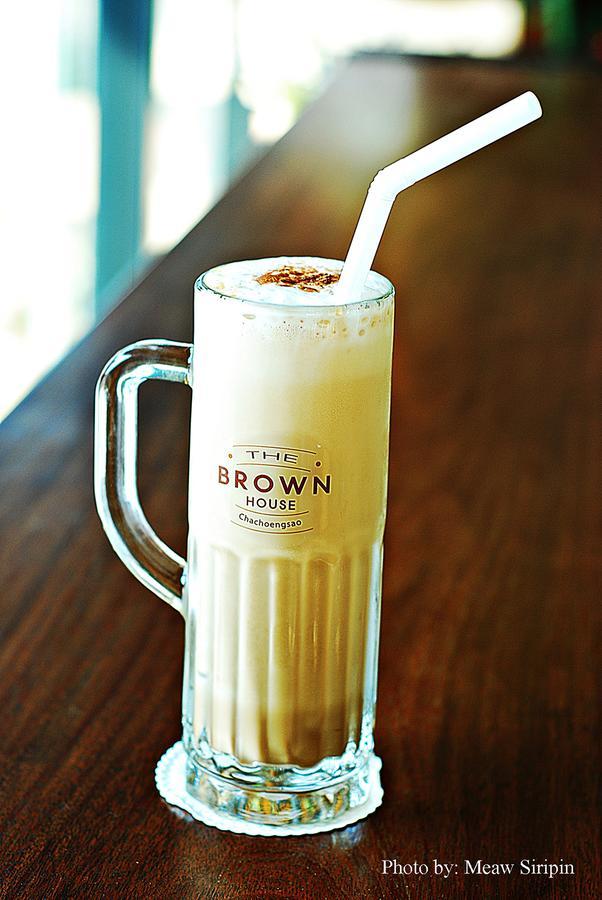 The Brown House Hotel Chachoengsao Exterior photo
